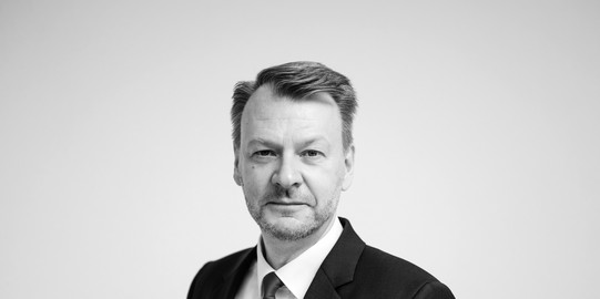 Porträtfoto von Prof. Dr.-Ing. Mike Gralla